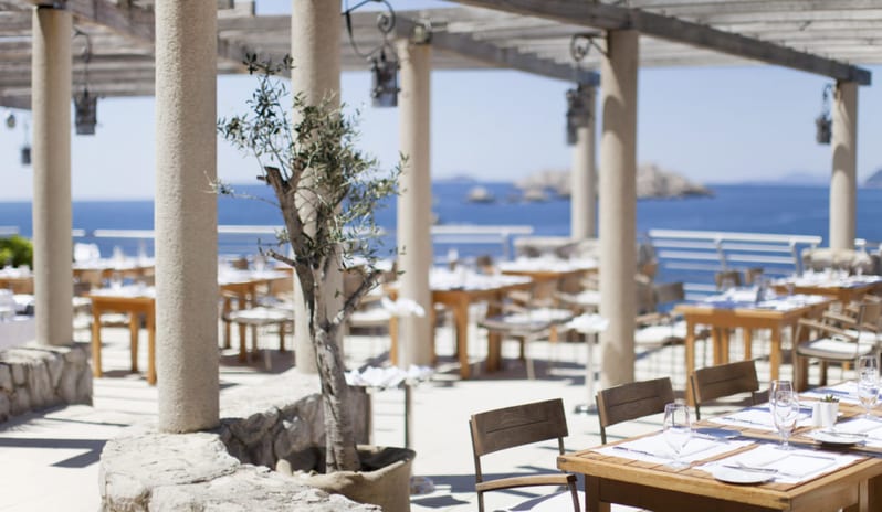 HOTEL DUBROVNIK PALACE -MASLINA TAVERN IN DAY